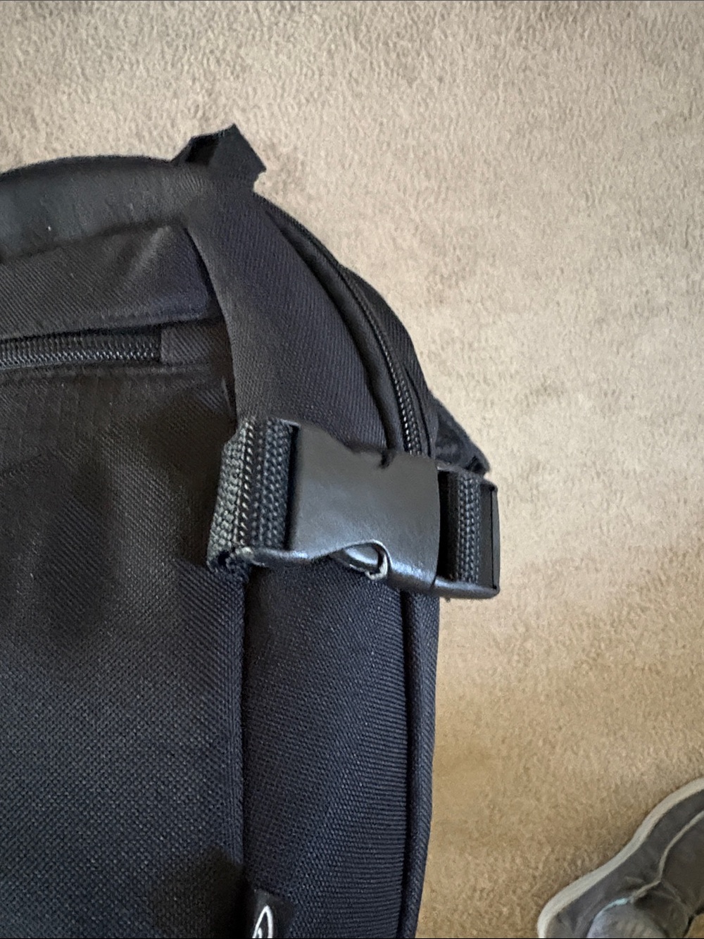New Black Compact Backpack - Picture 5 of 7